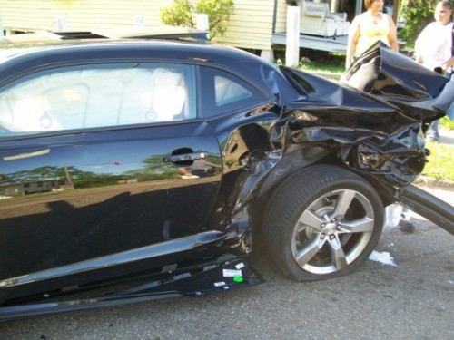 Un Chevrolet Camaro SS nou a fost distrus10774