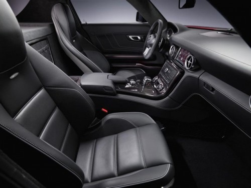 Schite si imagini de interior cu Mercedes SLS 63 AMG9101