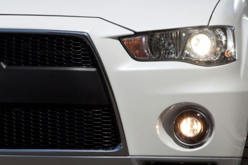 Mitsubishi a lansat o imagine de presa cu prototipul Outlander GT8656