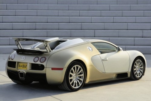 Imagini cu un Bugatti Veyron  auriu8609