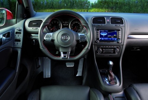 Volkswagen lanseaza noul Golf VI GTI!7916