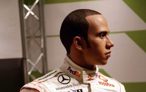 Lewis Hamilton ajunge statuie7809