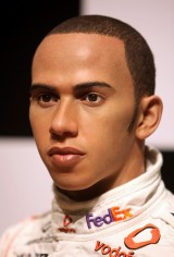 Lewis Hamilton ajunge statuie7816