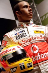 Lewis Hamilton ajunge statuie7813