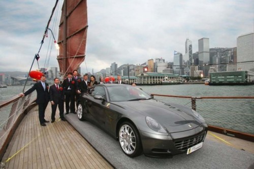 Al 1000-lea client de Ferrari din Hong Kong si-a primit bijuteria!7513