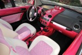 VW Beetle roz, promovat de Heidi Klum7321