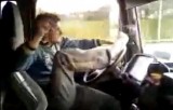 VIDEO: Cum conduce TIR-ul un sofer roman pe autostrada7242