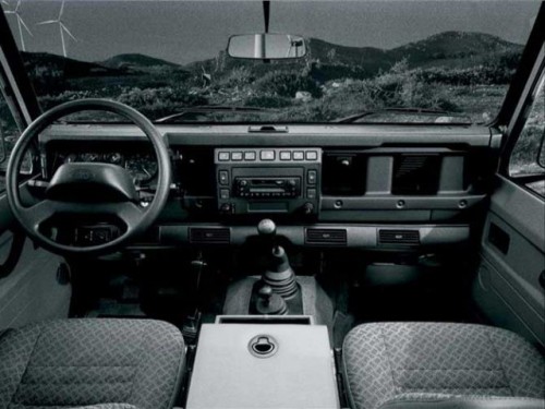 Land Rover Defender206