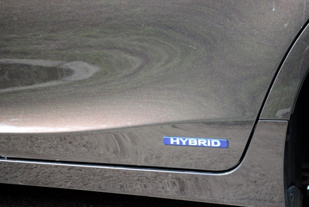 Prima compacta premium hibrid din lume este primul hibrid frumos, dar in continuare prohibitiv de scump.