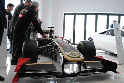 Nigel Mansell a inaugurat primul show-room Lotus din Romania41947