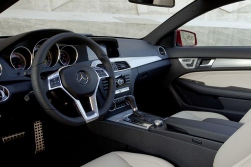 Noi imagini oficiale cu modelul Mercedes C-Klasse Coupe41177