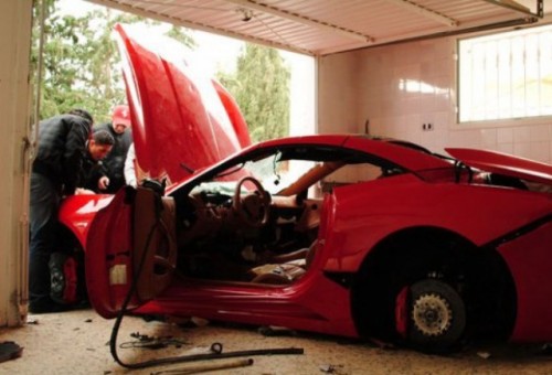 VIDEO: Ferrari California distrus in Tunisia40104