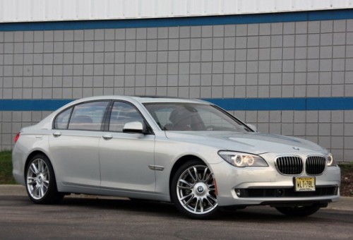 Hotii au furat un BMW Seria 7 la Detroit 2011!39520