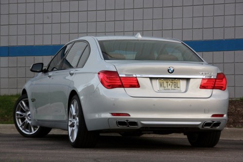 Hotii au furat un BMW Seria 7 la Detroit 2011!39523
