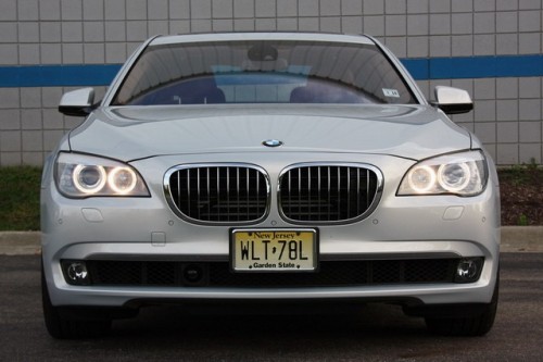 Hotii au furat un BMW Seria 7 la Detroit 2011!39525
