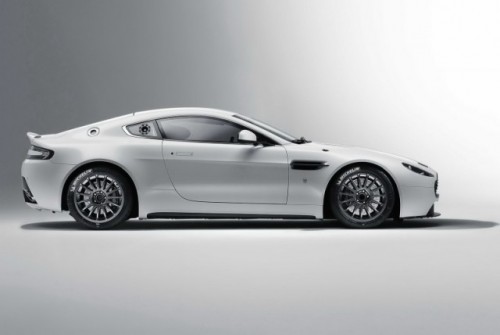 Aston Martin prezinta noul Vantage GT437013