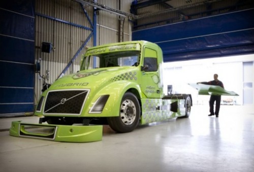 Volvo doreste sa realizeze cel mai rapid camion hibrid35481