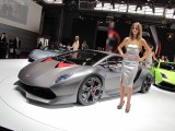 PARIS LIVE: Standul Lamborghini32250