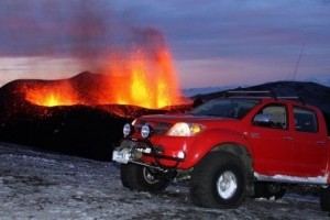 Toyota Hilux si vulcanul din Islanda