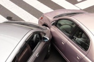 Asiguratorii auto au platit mai multe dosare de dauna in 2009