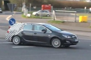 VIDEO: Noul Opel Astra Sports Tourer a fost spionat la Nurburgring