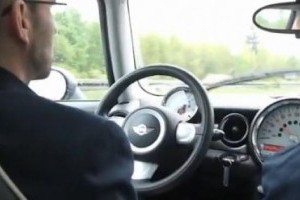 VIDEO: Un Mini diesel cu sunet de motor V8