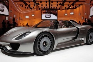 OFICIAL: Conceptul Porsche 918 Spyder va fi produs in serie