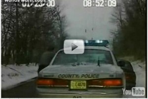 VIDEO: O femeie fura masina politiei!