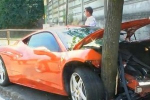 VIDEO: Ferrari 458 Italia distrus dupa o zi