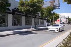 VIDEO: Lexus LF-A, amenda de circulatie la un test al clientului