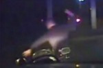 VIDEO: Politia din Dallas bate un motociclist