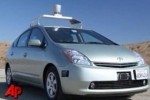 VIDEO: Masina Google, un Prius care merge singur