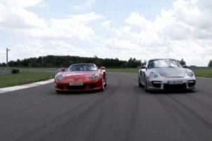 VIDEO: Duelul fratricid: Porsche Carrera GT vs 911 GT2 RS