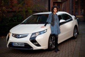Cantareata Katie Melua este noul brand ambassador Opel
