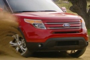 VIDEO: Ford Explorer se dezlantuie pe nisip