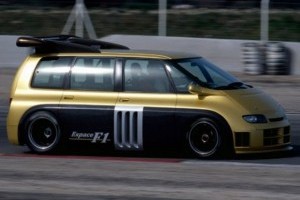 Istorie Auto: Renault Espace F1, regele MPV-urilor
