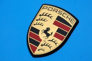 Porsche va prezenta la Geneva un nou model hibrid