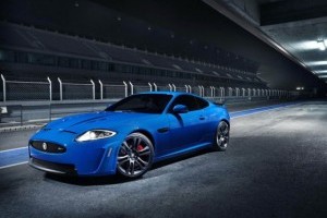 Jaguar aduce supercarul XKR-S la Geneva