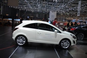 GENEVA LIVE: Standul Opel