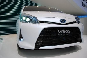 Geneva LIVE: Toyota Yaris HSD Concept - Gata, l-am micsorat!