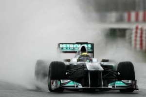 Rosberg se impune pe ploaie in ultima zi de teste