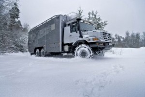 Mercedes a creat un Zetros special pentru vanatoare