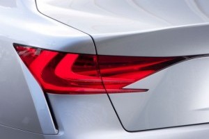 Lexus publica primul teaser al noului LF-Gh