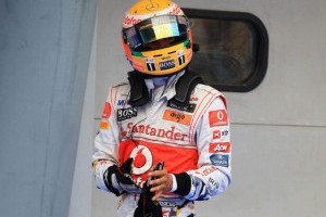 Hamilton si Alonso, penalizati in cursa de la Sepang