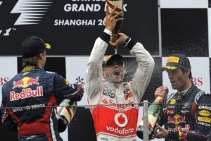 Hamilton castiga in China, Vettel ramane primul la general