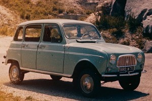 Competiţie de Design, premiu: un  Renault 4L 1965