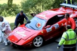 VIDEO: Ferrari 355 Challenge rupe lanţurile
