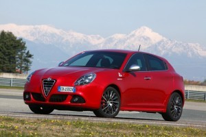 Noul model Dodge, în stadiu de proiect vs Alfa Romeo Giulieta