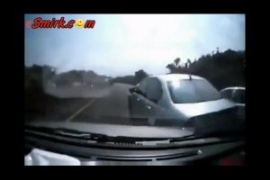 VIDEO: Un sofer nebun face un accident pe autostrada