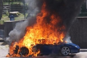 Lamborghini Gallardo ia foc spontan